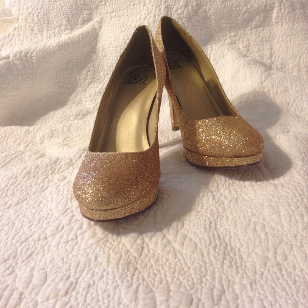Gold sparkle heels