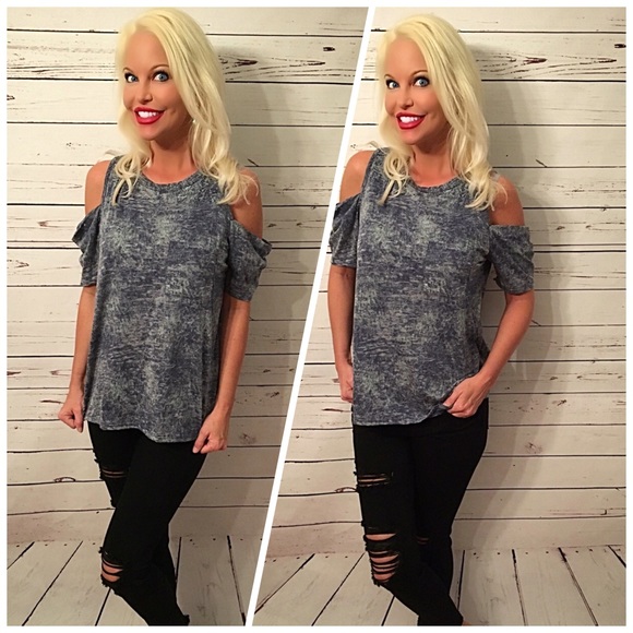 LAST 1! 💕Cold Shoulder soft knit top - Picture 2 of 3