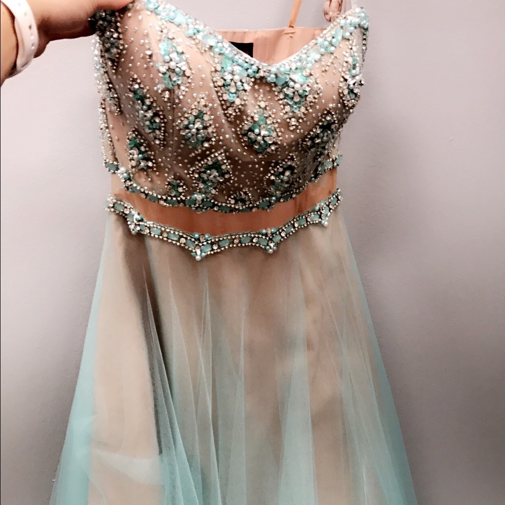 Prom dress in perfect condition - Picture 4 of 4