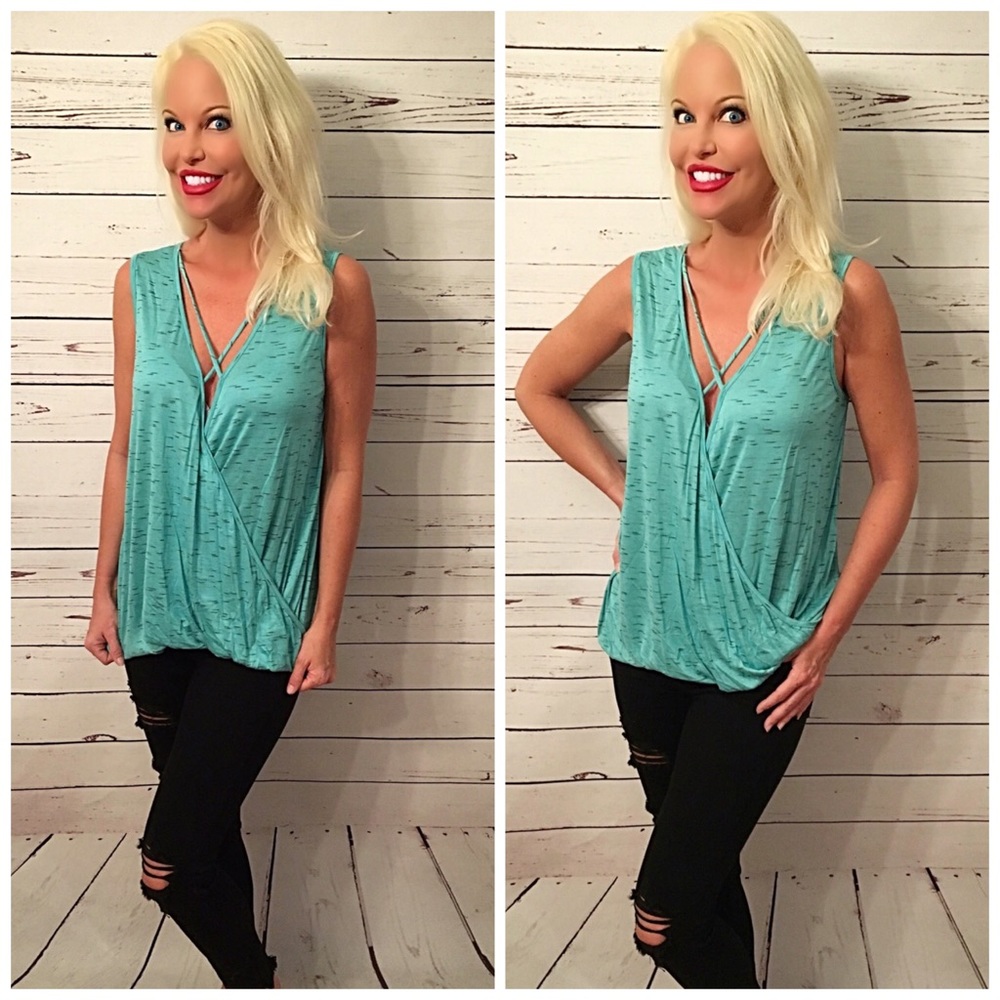LAST 1' ❤️Hi lo criss cross plunge tunic in Aqua! - Picture 1 of 2