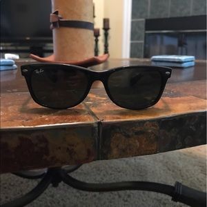Black Ray-Bans Wayfarers in Excellent Condition