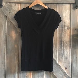 🌿NEW🌿Black Vneck Shirt