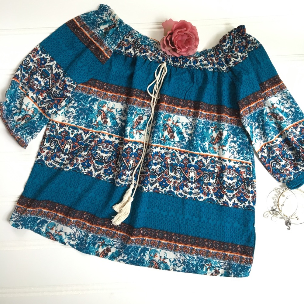 CLEARANCE SALE- BoHo off the shoulder top