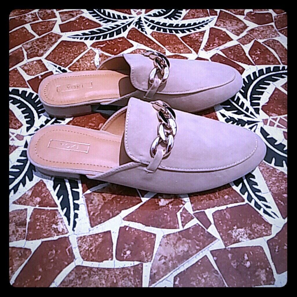 New Women's Beige Color Vegan  Mules - Picture 3 of 7