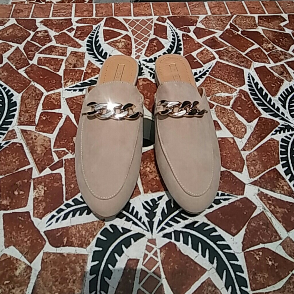 New Women's Beige Color Vegan  Mules - Picture 2 of 7