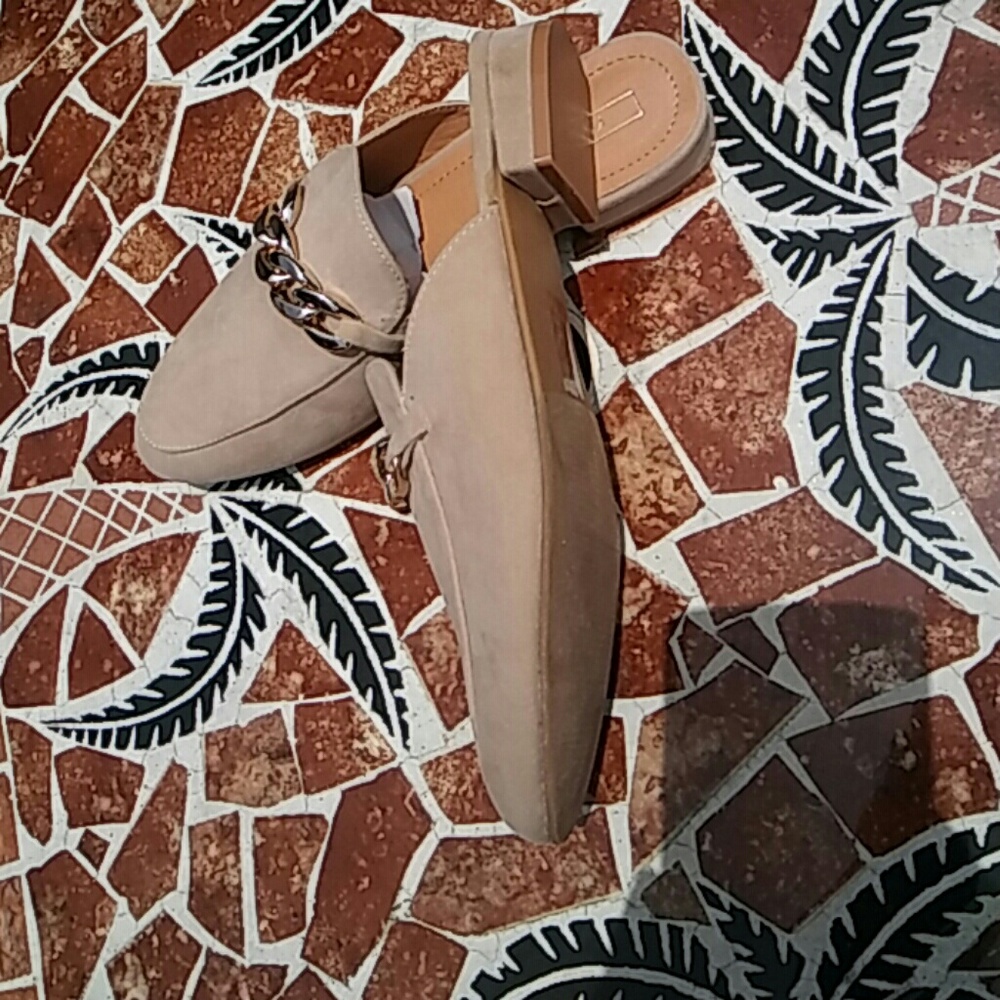 New Women's Beige Color Vegan  Mules - Picture 6 of 7