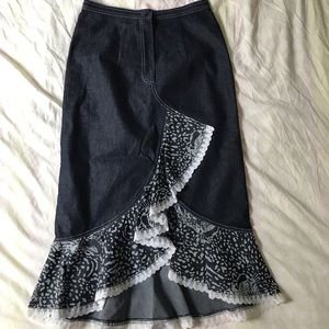 Denim skirt with lace