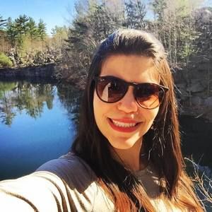 Meet your Posher, Camila