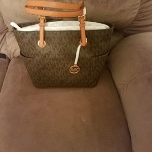 Michael Kors  Jet Set Signature Tote