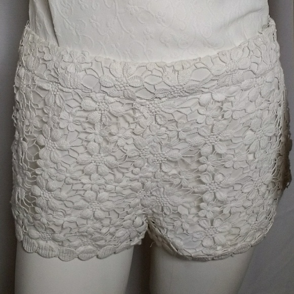 Audrey 3+1 Crochet Shorts - Picture 2 of 7