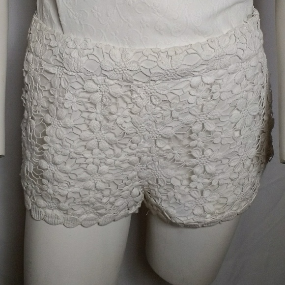 Audrey 3+1 Crochet Shorts - Picture 7 of 7