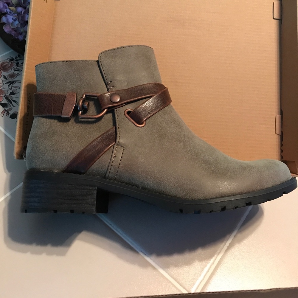 Carlitos woman's ankle boots gray