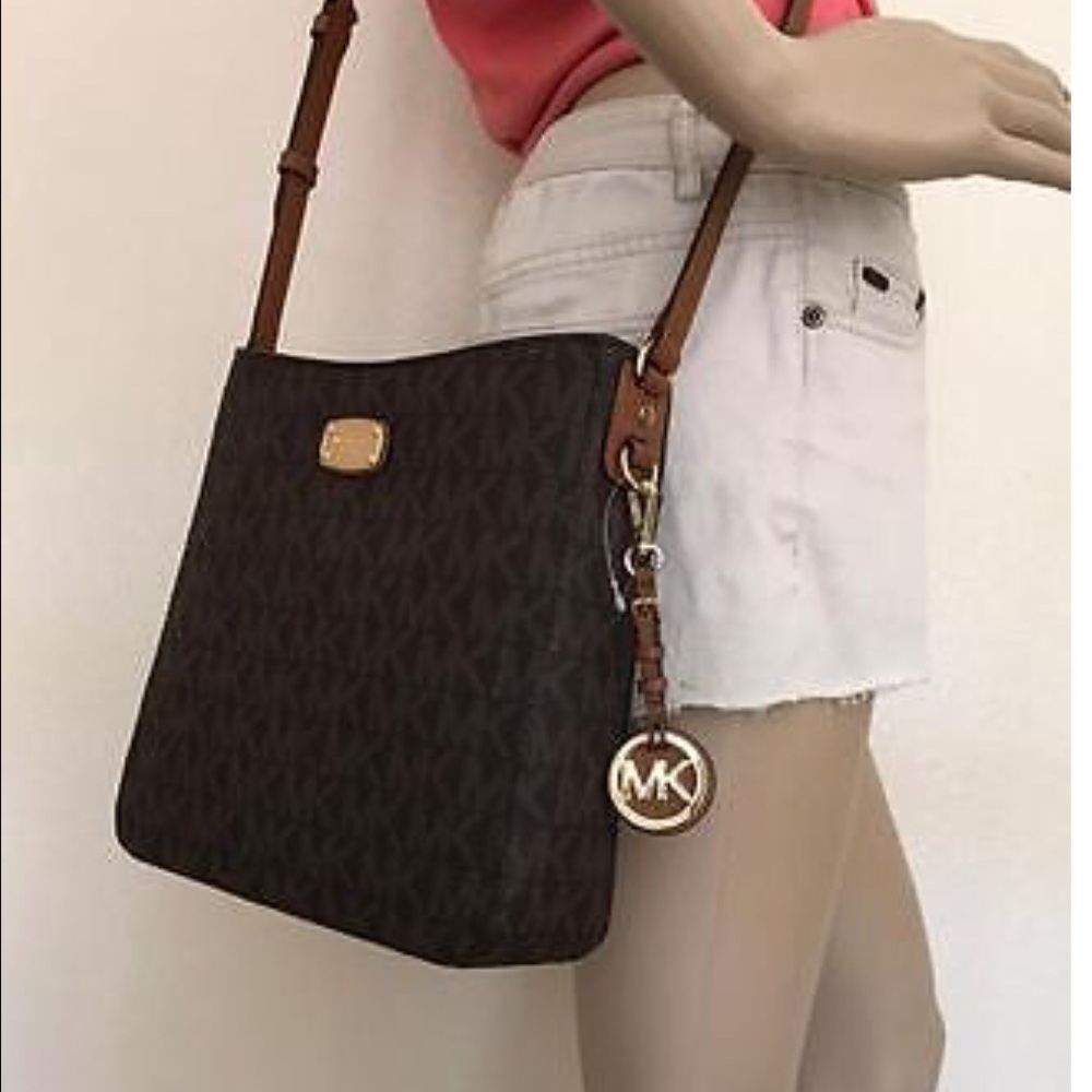 Michael Kors Jet Set Traveler Brown MK