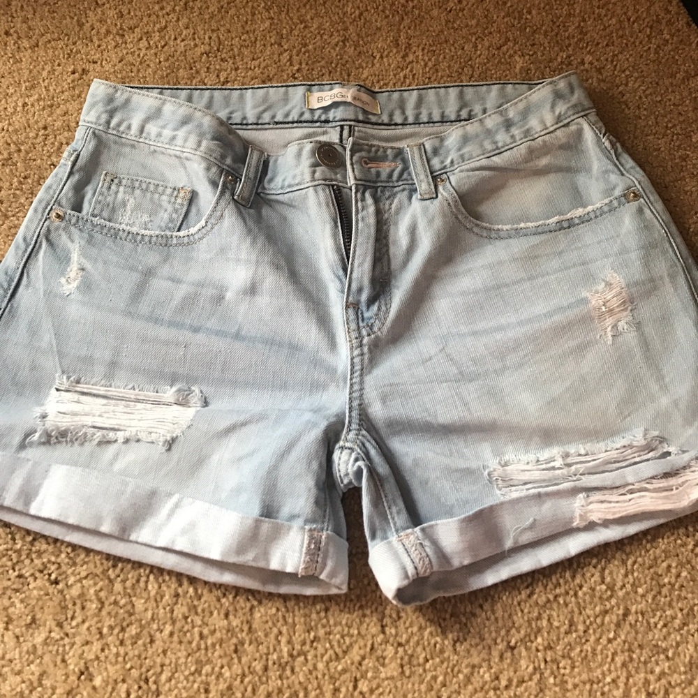 BCBGenerarion boy friend fit shorts