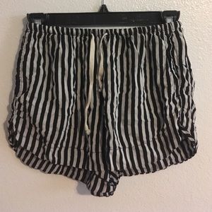 Brandy Melville eve shorts