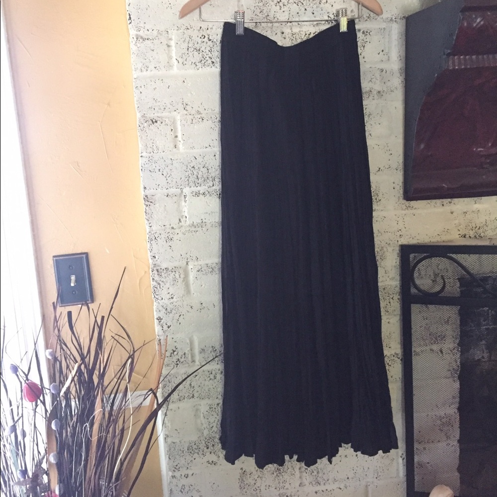 Southwest Canyon Black Broom Skirt