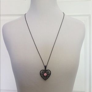 Vintage look, heart with pink Chrystal necklace.