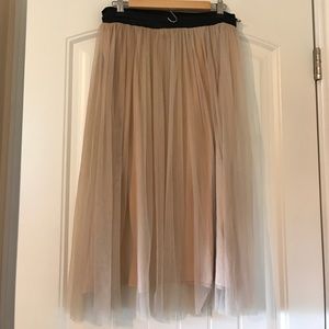Urban Outfitters feminine skirt