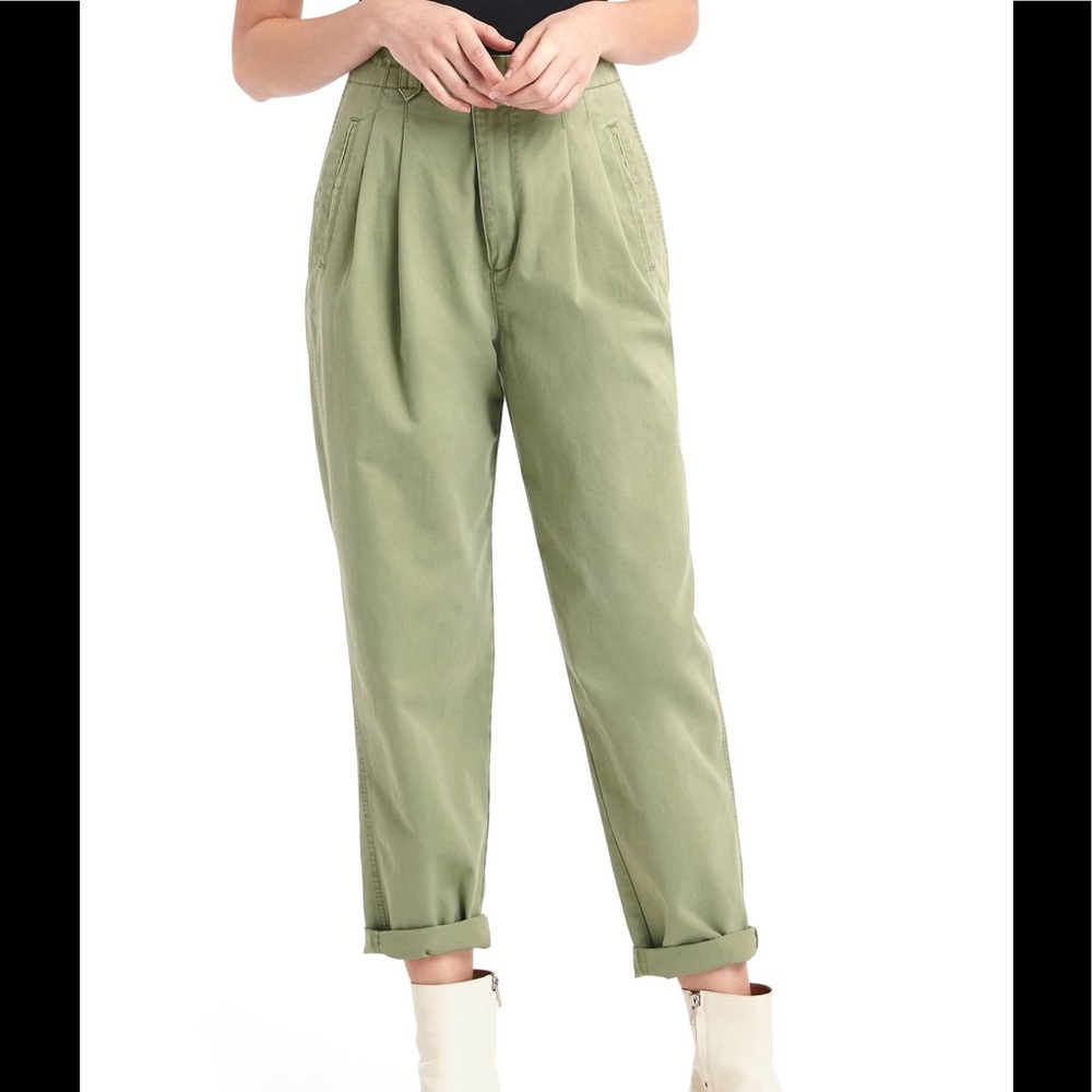 ISO Gap archive re issue pleated khakis olive
