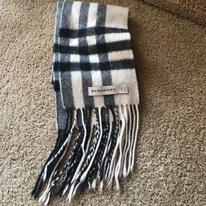 100% authentic cashmere Burberry scarf
