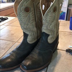 Men's Ariat boots
