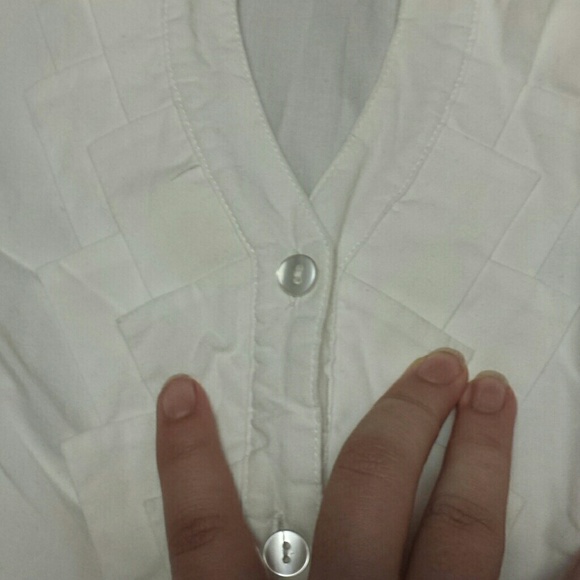 Kohl's IZ Byer California white triangle collar, L - Picture 3 of 4