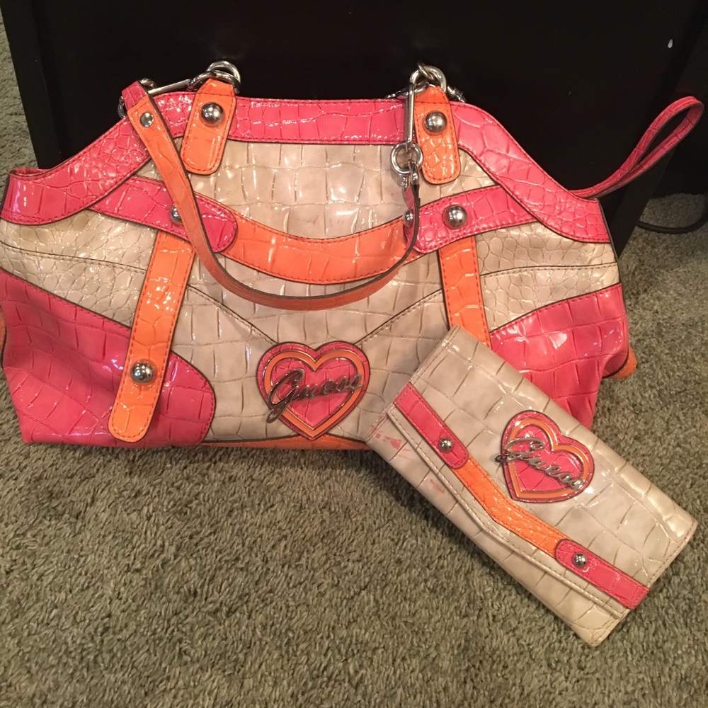 Guess bag & matching wallet set
