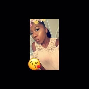 Meet your Posher, Amaris