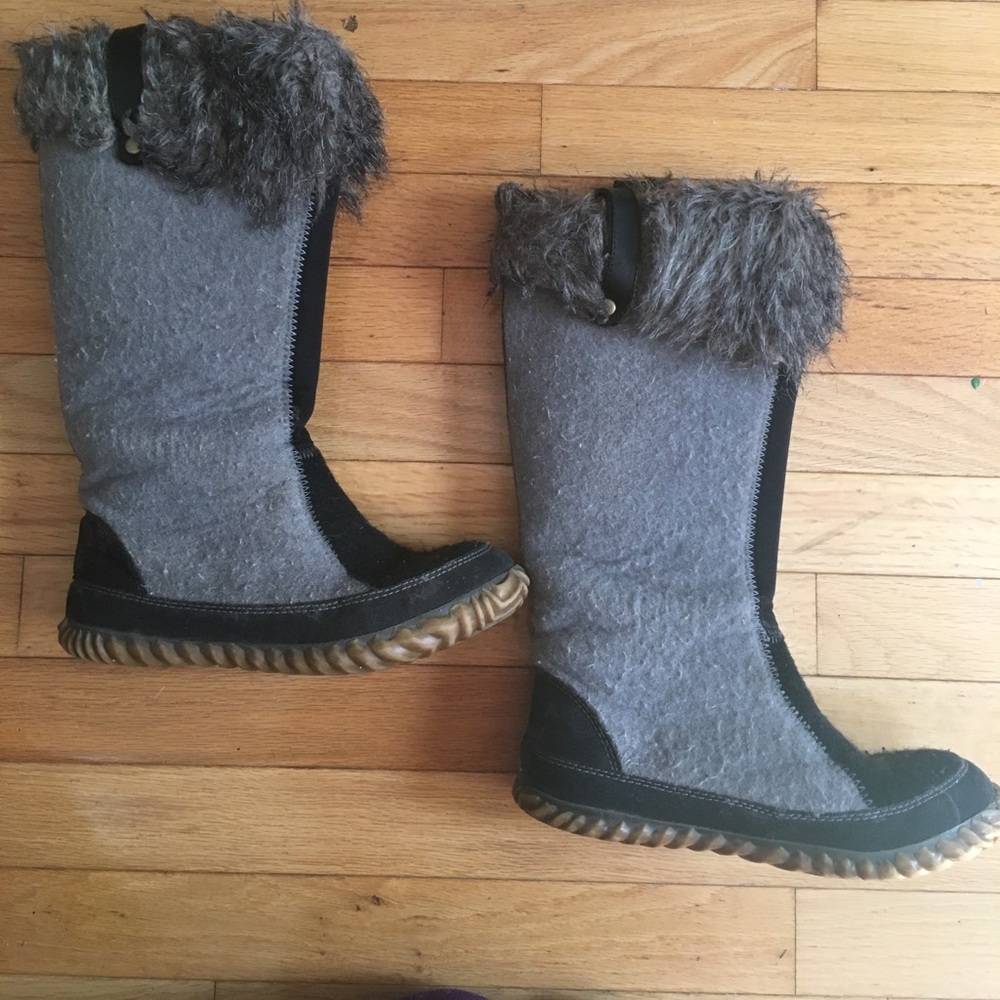 Sorel size 6 boots