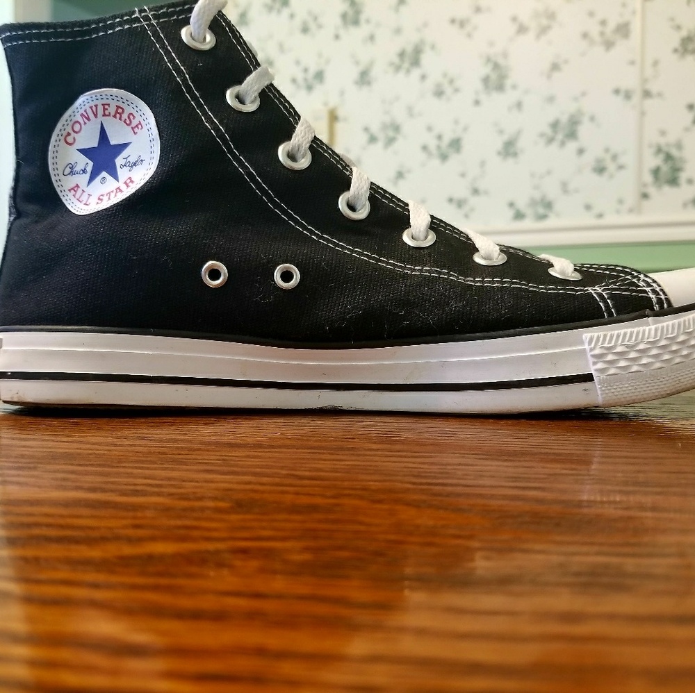 Black hightop converse