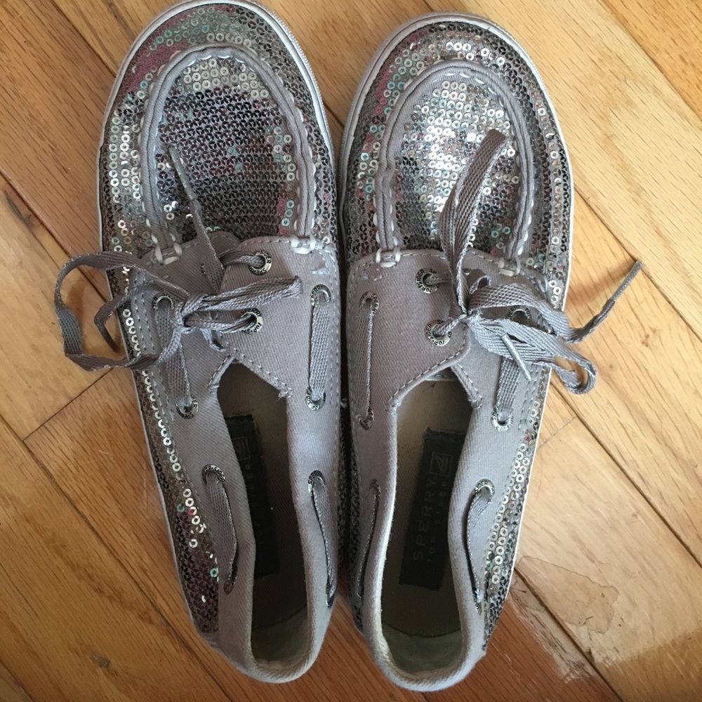 Sequin sperrys