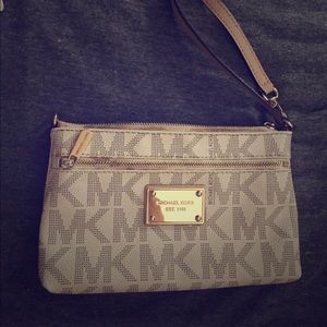 Micheal Kors Wristlet