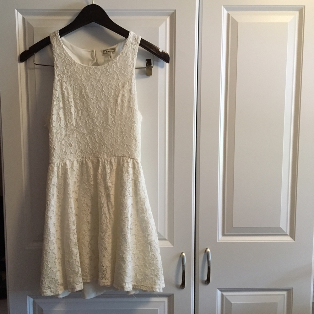 Dress - Picture 3 of 3