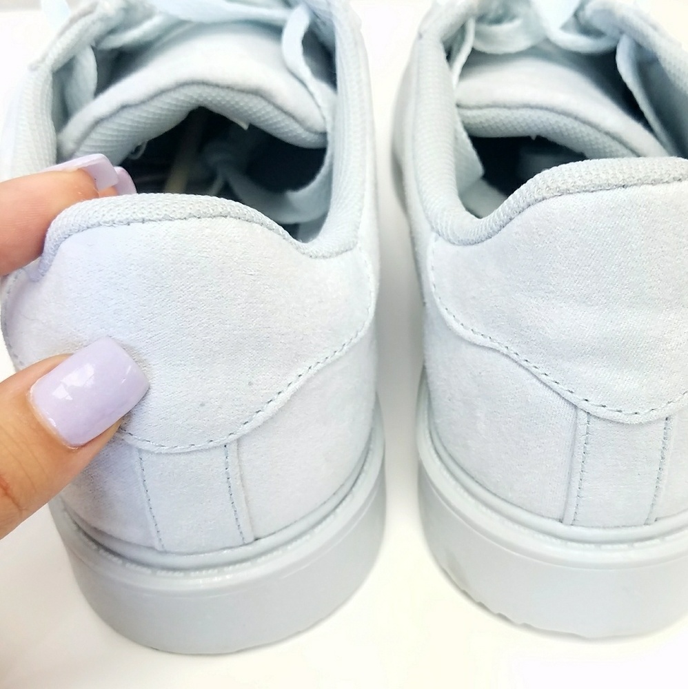 Blue suede active shoes
