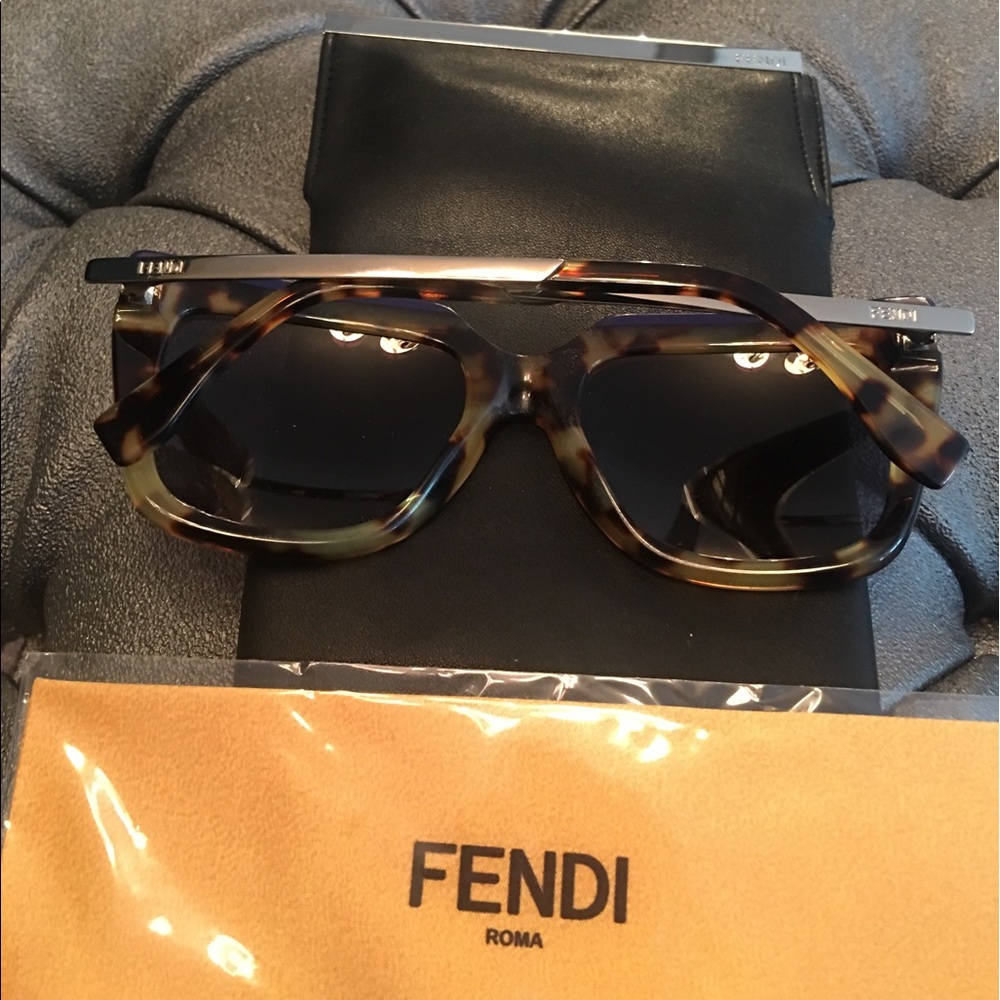 Fendi Galassia sunglasses - Picture 6 of 8