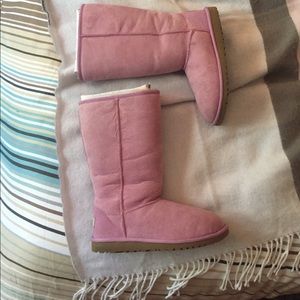 LAST CHANCE. RARE Ugg boots