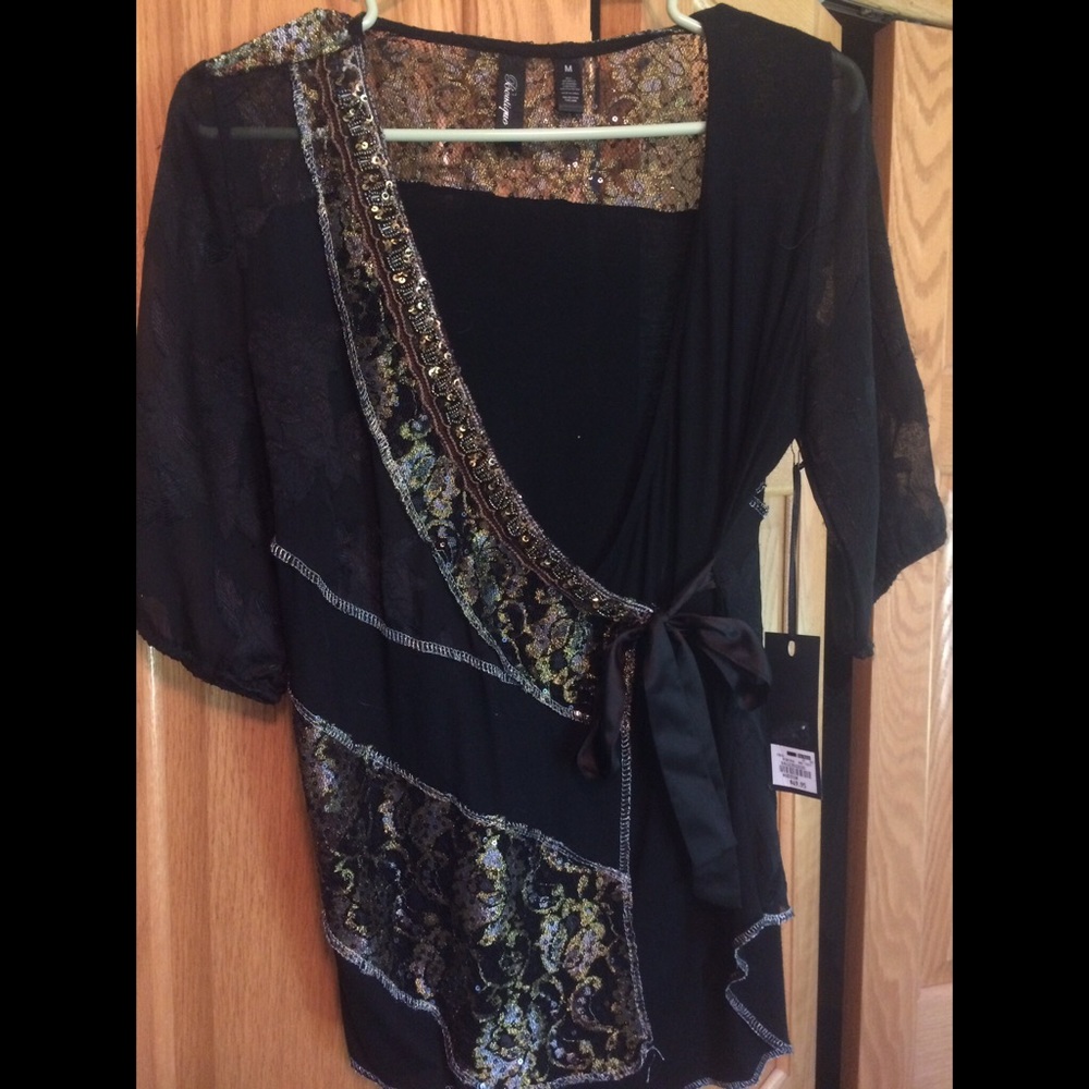Buckle BKE BOUTIQUE embellished top new w tags