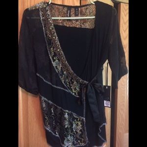 Buckle BKE BOUTIQUE embellished top new w tags