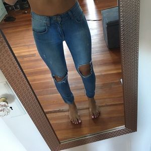 Adorable ripped jeans!