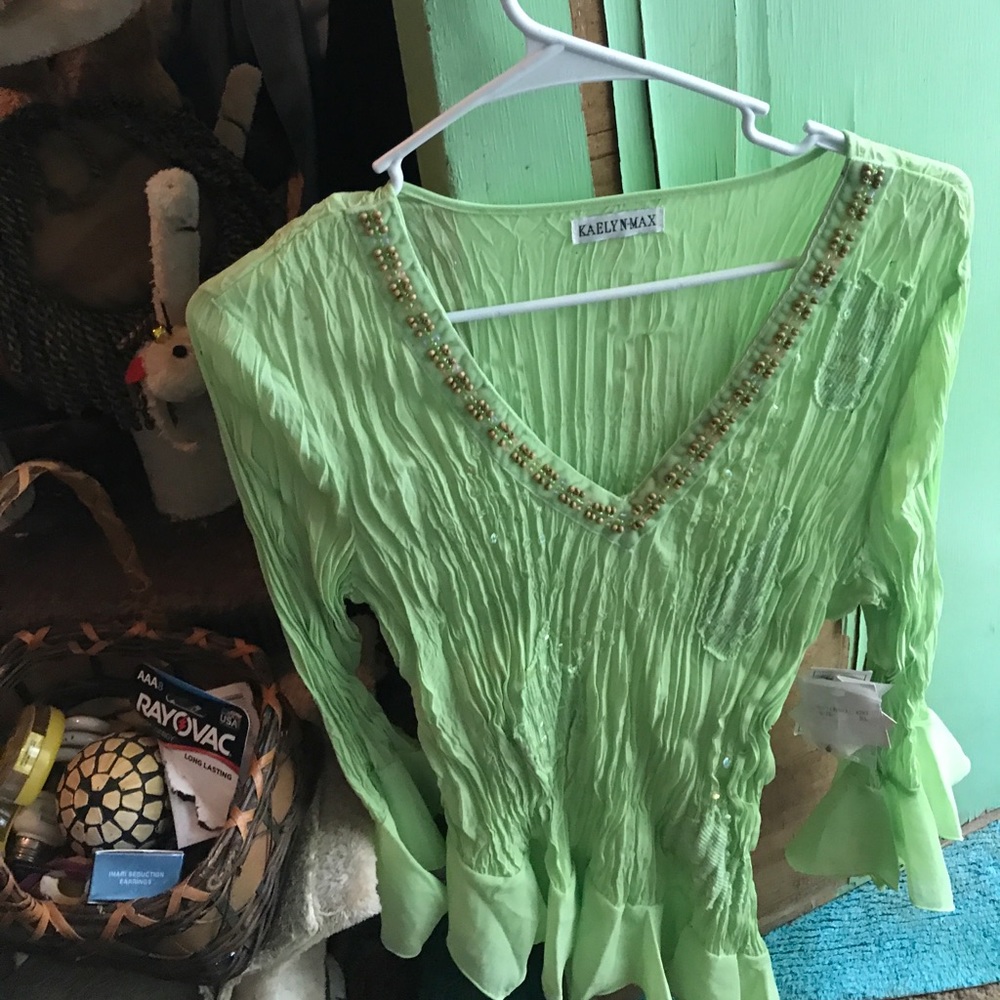 Lovely Greentop new with tags