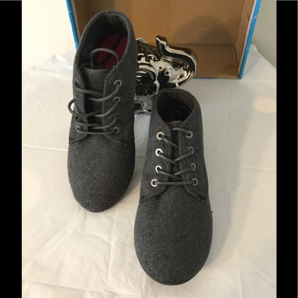 Flat booties, brand new - Picture 3 of 4