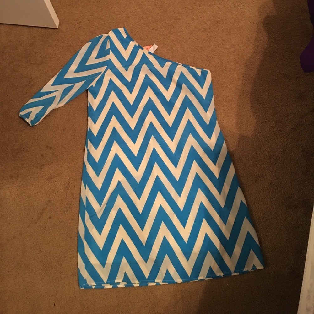 blue and white one shoulder mini chevron dress