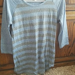 Quart sleave maternity shirt