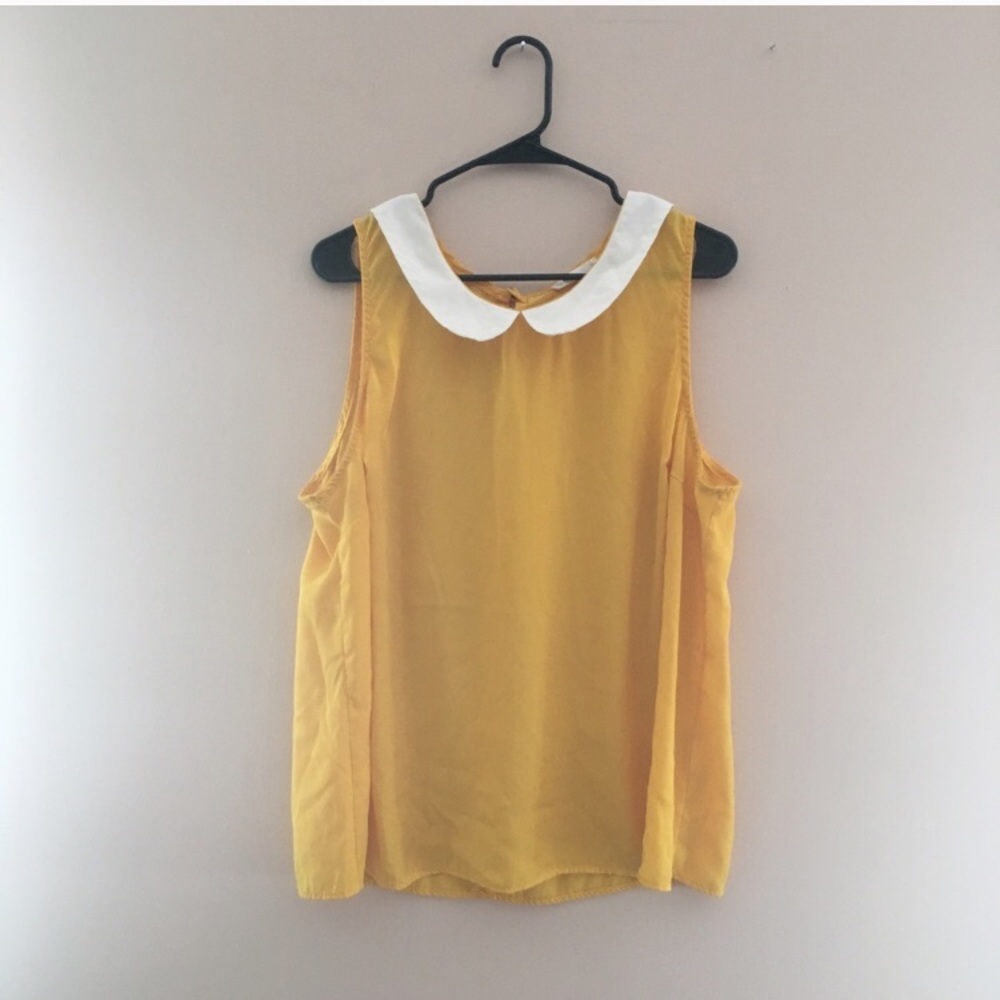 Peter Pan Collar sleeveless blouse