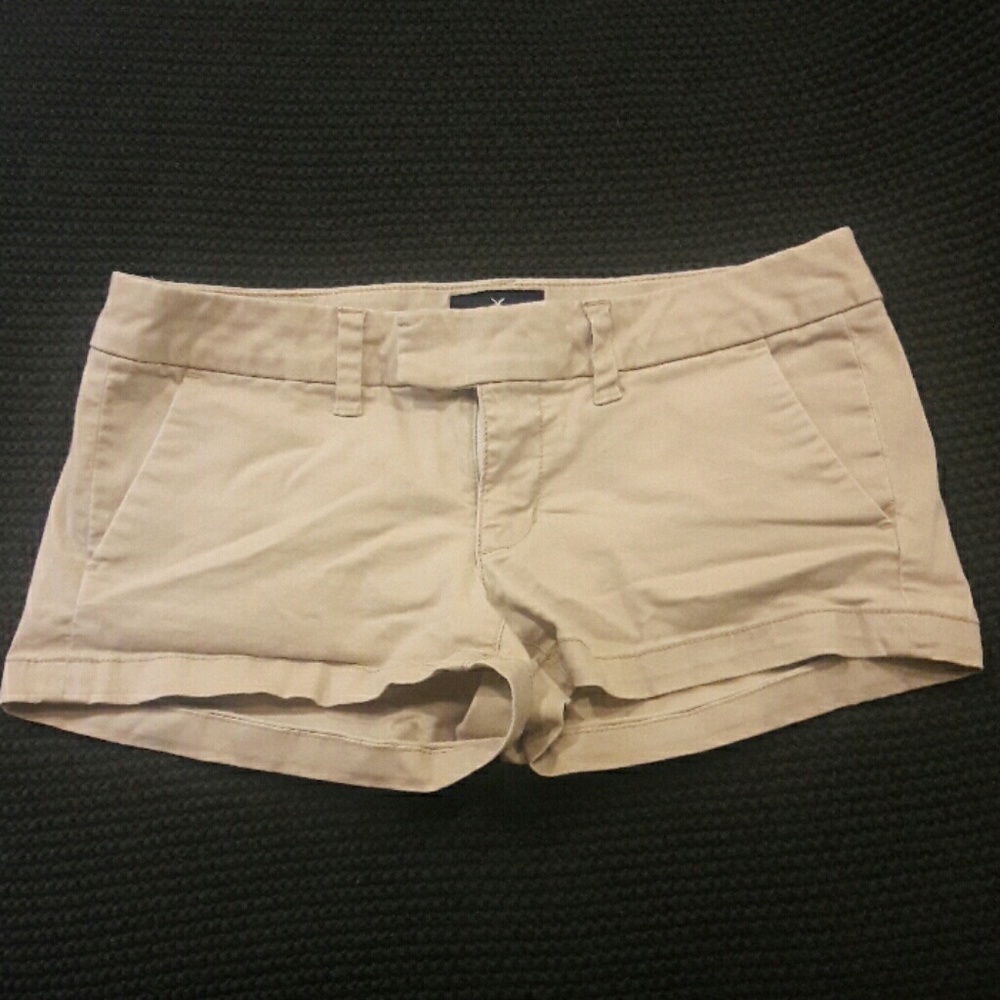 American eagle kaki shorts size 2