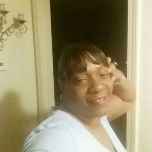 Meet your Posher, Dee