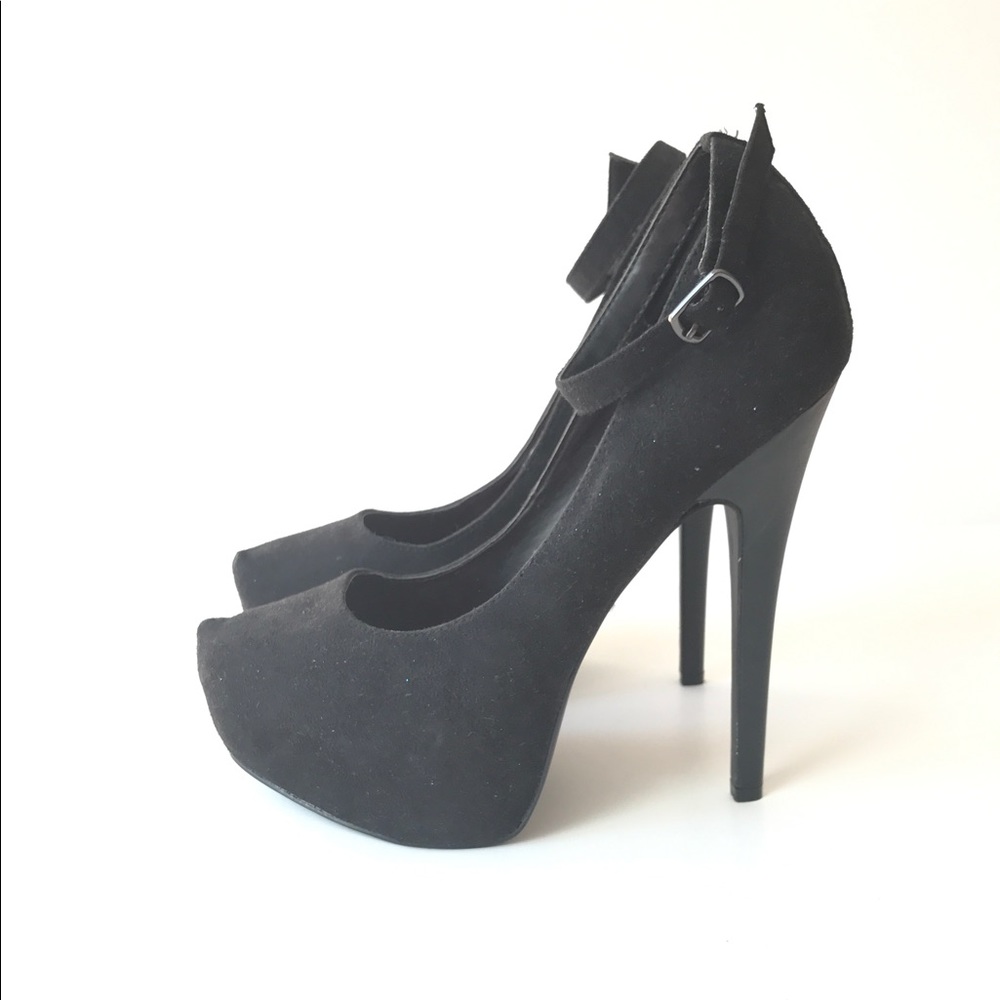 Ankle strap High heels