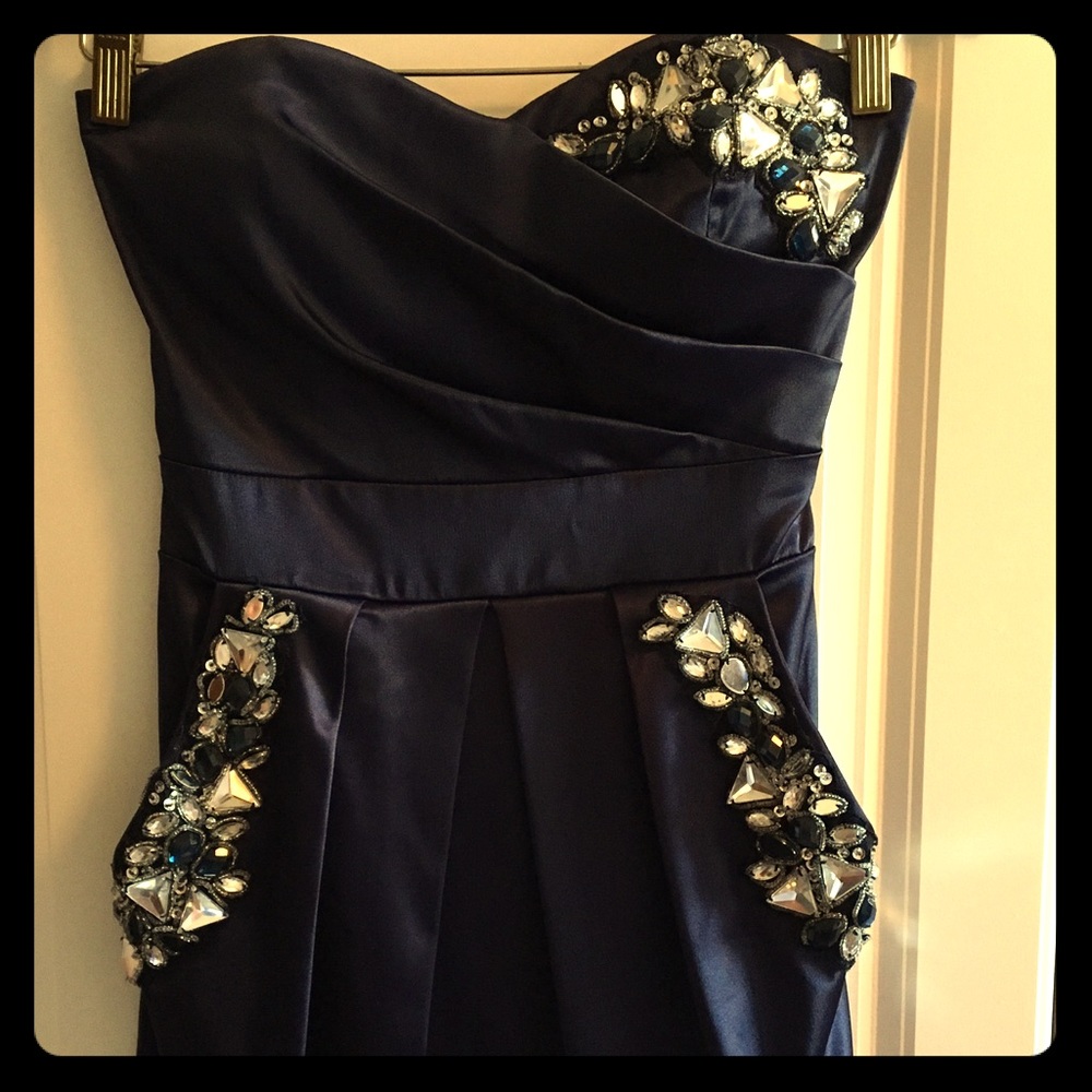 Short formal dress