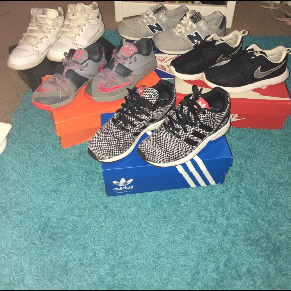 5 pairs of different Sneakers!