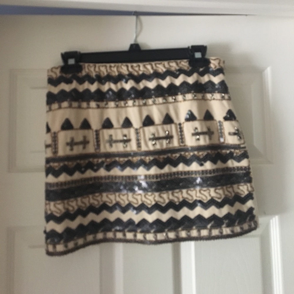 Cute skirt. Never worn!!